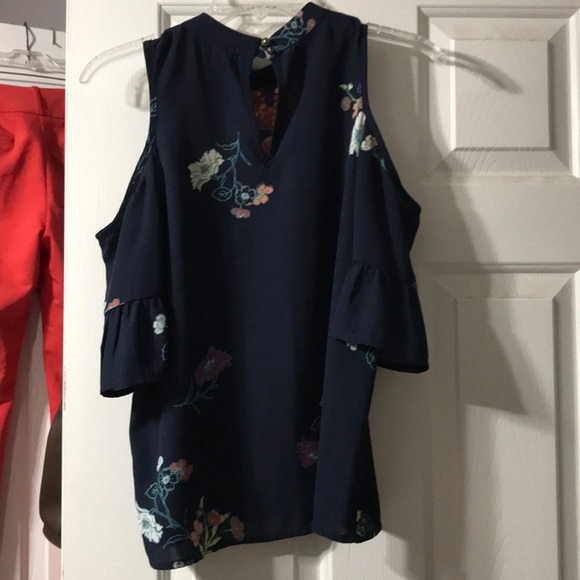 Cold Shoulder Top - Picture 2 of 3